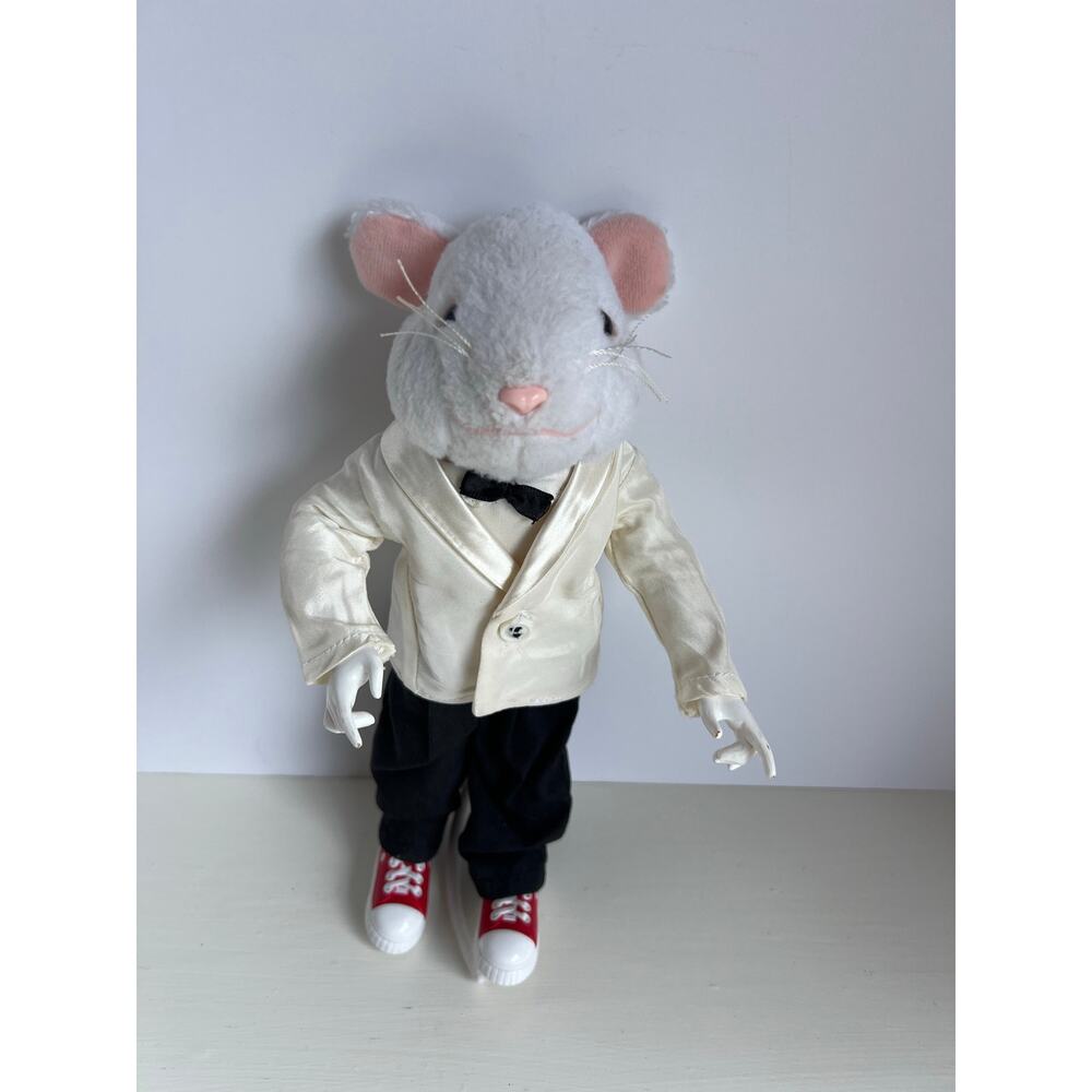 stuart little plush toy in Tuxedo 1999 use